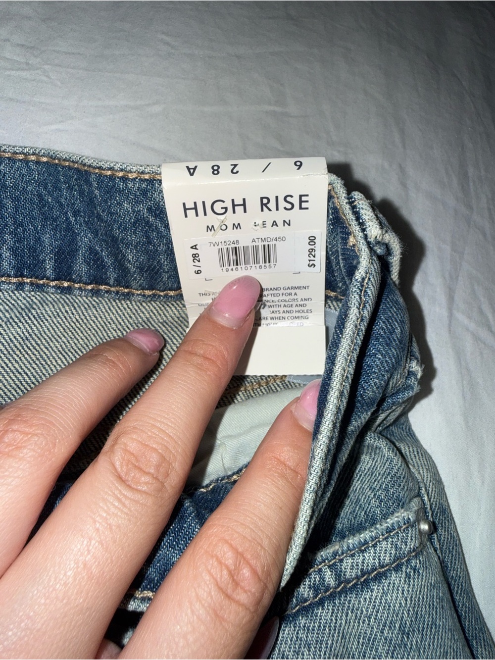 Lucky Brand High Rise Mom Jeans – Size 6/28 – NWT - Picture 2 of 3